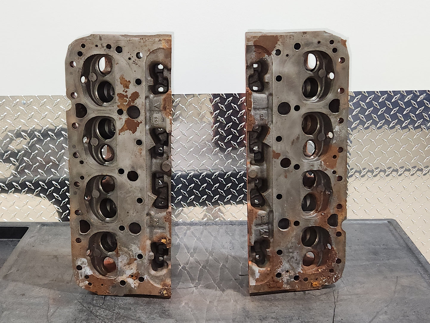 1957 Chevy Corvette 283 SB Fuelie Cylinder Heads 3731539 Date Code J176